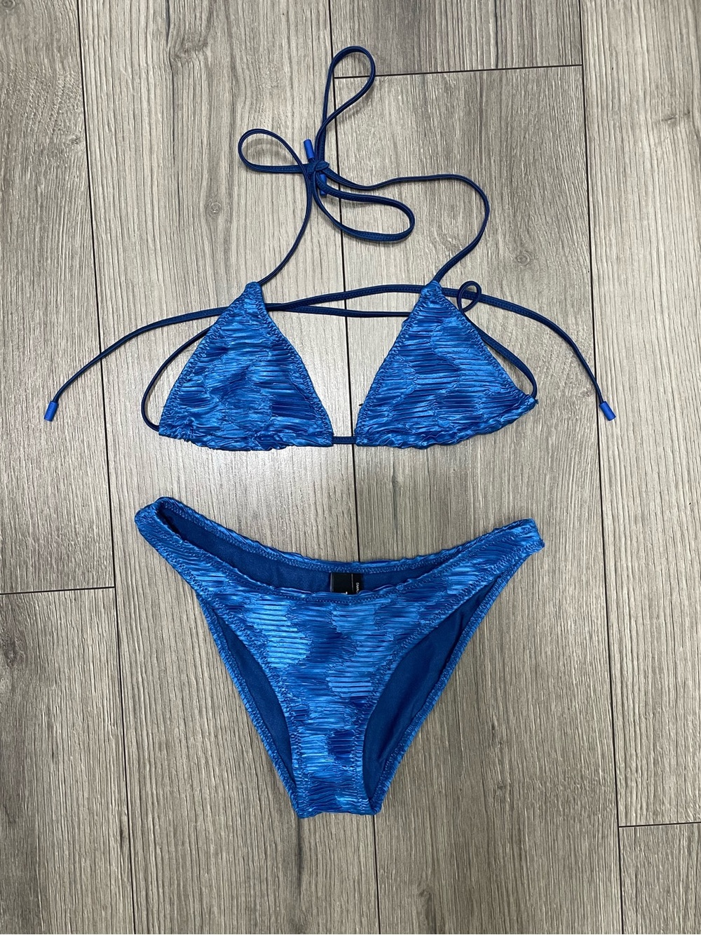 NWOT Triangl Swimwear Navy Blue Textured Tie-Side Bikini Size Small